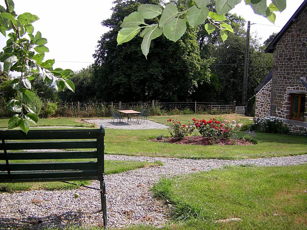La Cloue Bed & Breakfast Sainte-Marie-du-Bois  Exterior foto